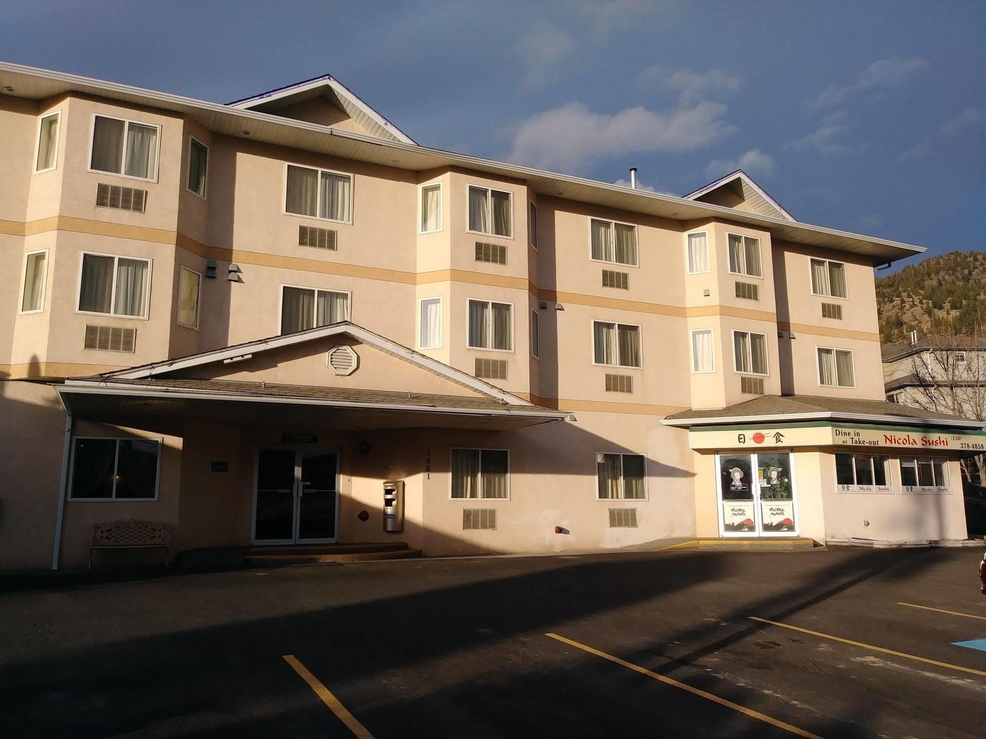 George Mountain View Hotel & Resto Merritt Exteriör bild