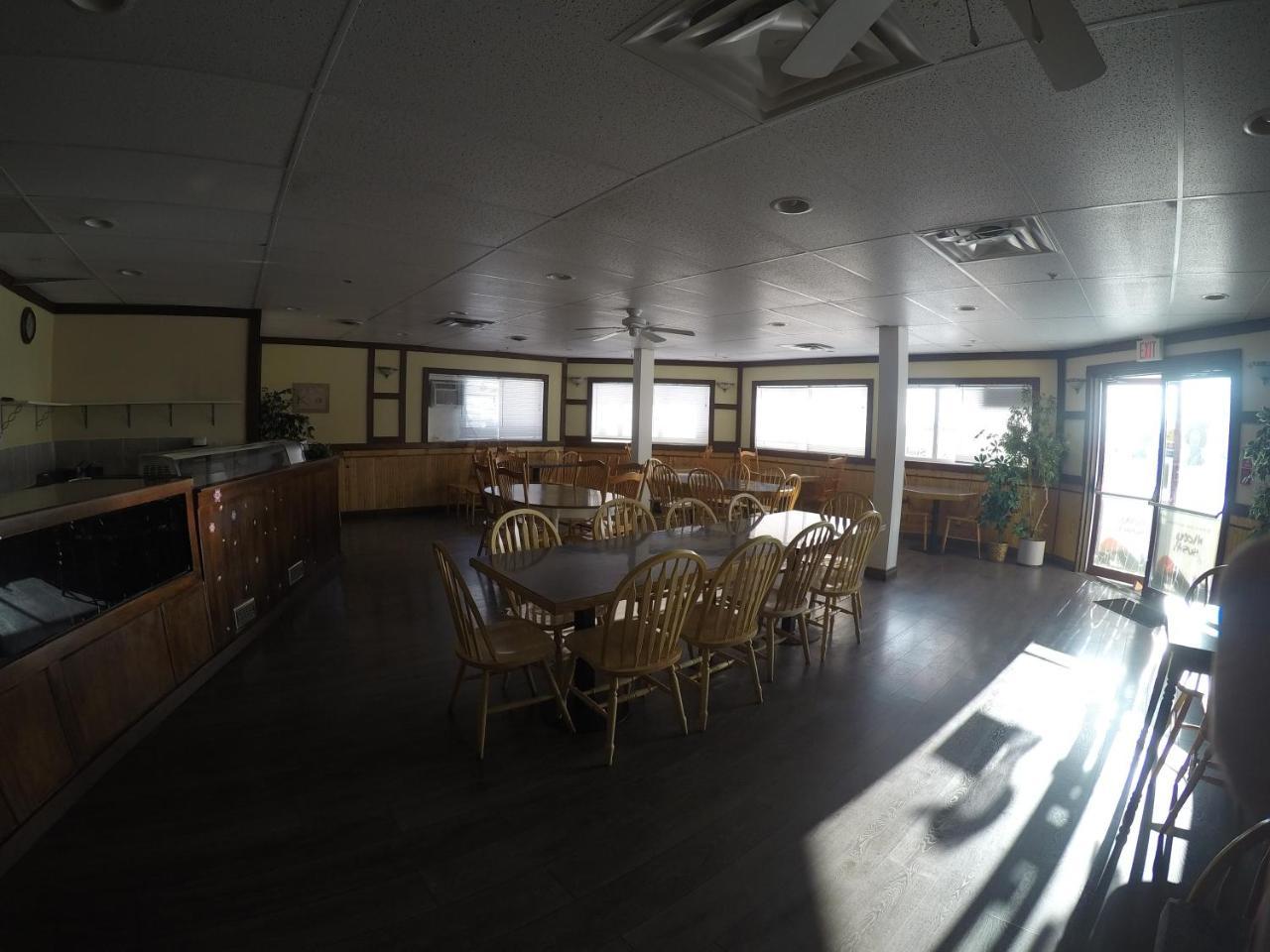 George Mountain View Hotel & Resto Merritt Exteriör bild